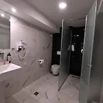 Alexandar Square アパート