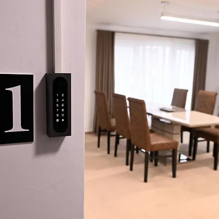 Alexandar Square Apartment *